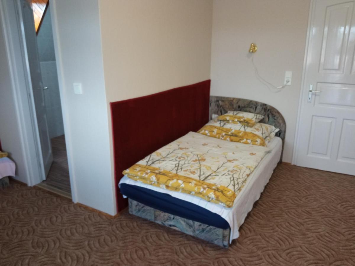 Holiday Apartmanház Zalakaros Exterior foto